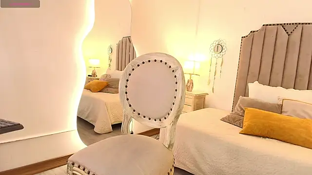 kimberly colle7 online show from April 16, 2026, 1:17 am