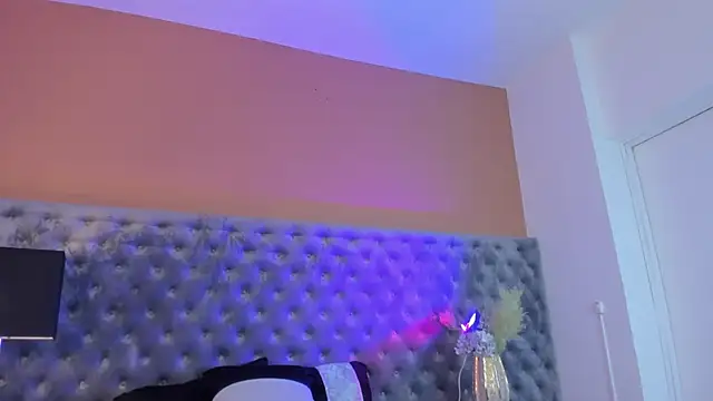 Snapshot of NatQueen chatting on January 12, 2026, 11:20 pm NatQueen online show from January 12, 2026, 11:20 pm