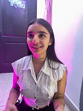 Snapshot of Abriil_cutee chatting on June 3, 2026, 3:17 pm Abriil cutee online show from June 3, 2026, 3:17 pm
