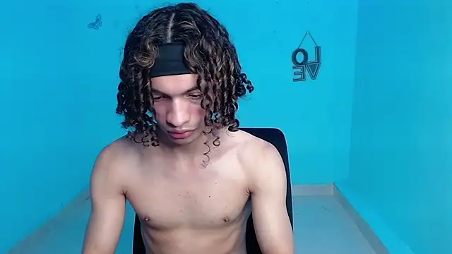 Axel fox77 online show from July 27, 2026, 11:56 pm