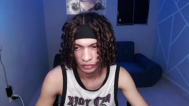 Axel fox77 online show from July 22, 2026, 1:18 am