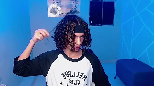 Axel fox77 online show from July 19, 2026, 12:08 am