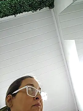 bellafortune69 online show from April 7, 2026, 4:20 pm