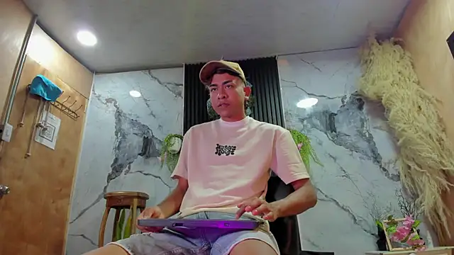 Dylan Cruz01 online show from January 12, 2026, 8:15 pm