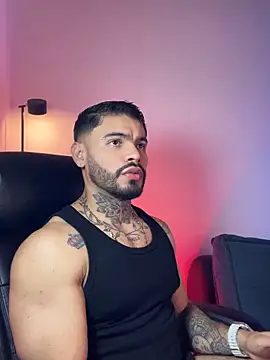 thiago ferrari  online show from March 18, 2026, 2:48 am