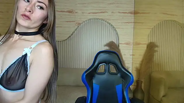 katalina r  online show from May 21, 2026, 8:06 pm