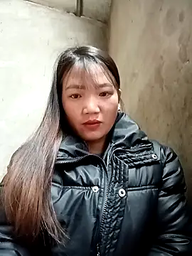 Snapshot of Nunaa2x chatting on January 13, 2026, 12:15 am Nunaa2x online show from January 13, 2026, 12:15 am