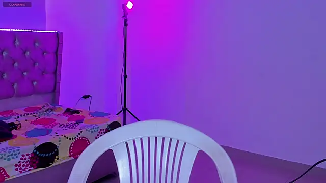 kitty violet11 online show from February 15, 2026, 9:25 pm