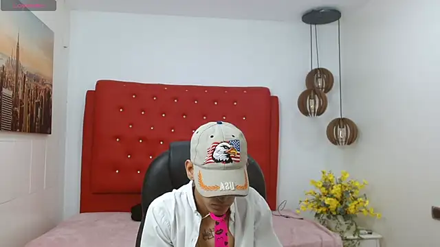 Snapshot of paullcb chatting on January 14, 2026, 4:05 am paullcb online show from January 14, 2026, 4:05 am