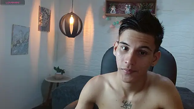 Snapshot of paullcb chatting on February 21, 2026, 3:41 am paullcb online show from February 21, 2026, 3:41 am