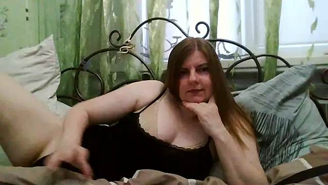 Snapshot of DarkRose0104 chatting on July 21, 2026, 4:58 am DarkRose0104 online show from July 21, 2026, 4:58 am