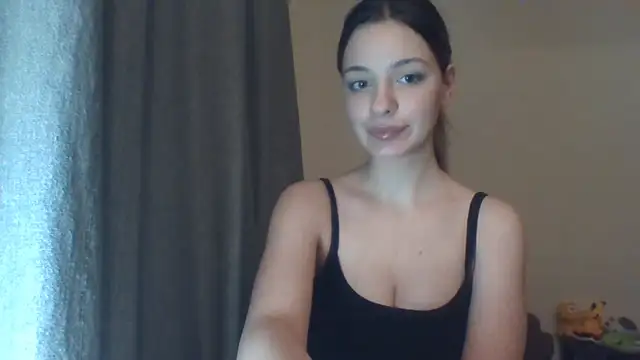 EvelineMagnetic online show from June 1, 2026, 8:52 pm