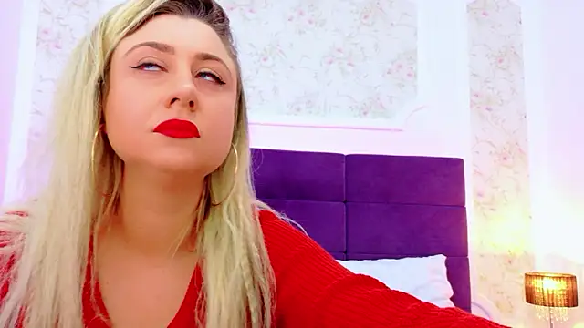 EvelinHill online show from February 5, 2026, 5:03 am