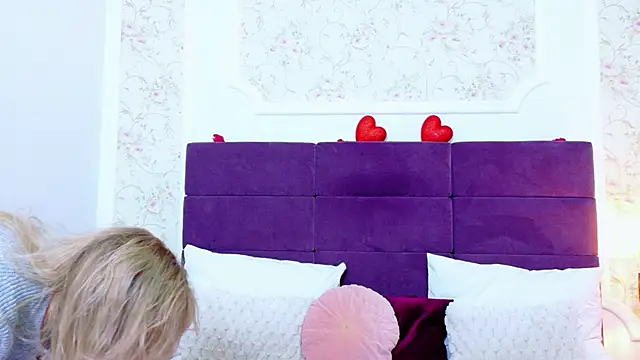 EvelinHill online show from March 2, 2026, 5:08 am