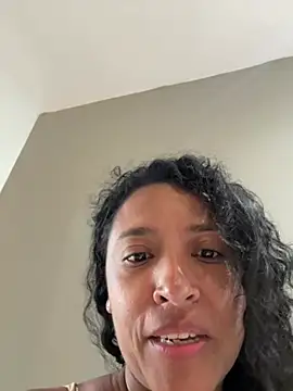 Snapshot of Laura_Miller1 chatting on April 21, 2026, 10:49 pm Laura Miller1 online show from April 21, 2026, 10:49 pm