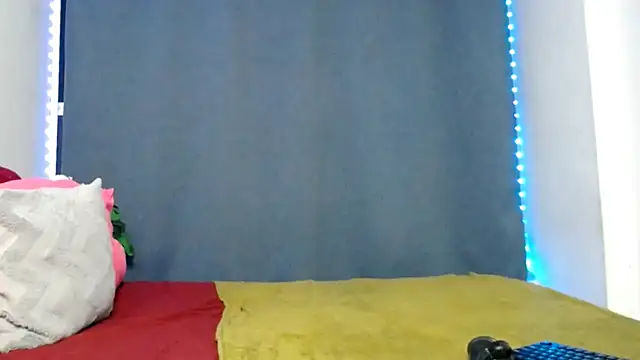 FifiBae1 online show from April 13, 2026, 10:03 pm