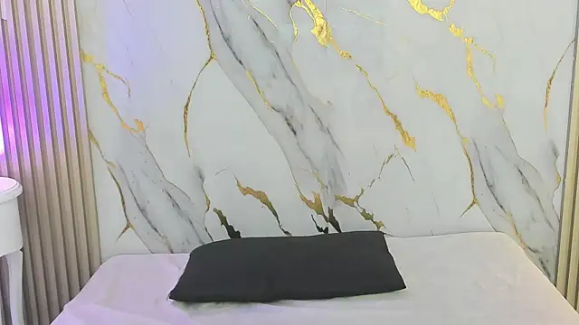 LaxiZoe online show from March 3, 2026, 9:00 pm