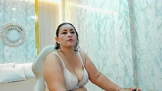 AnaVelveet online show from January 13, 2026, 3:21 am