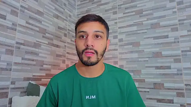 joelcallvil1 online show from June 3, 2026, 9:52 pm