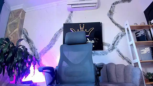 CatalinaMartinezz  online show from March 9, 2026, 12:30 pm