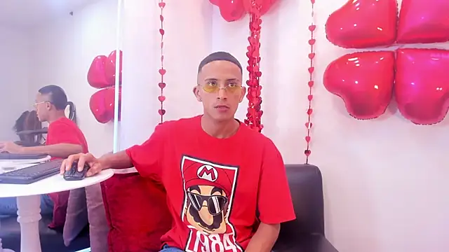 sweet boygay online show from February 14, 2026, 7:14 pm