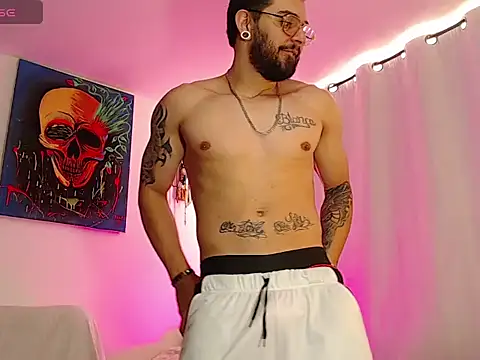 Snapshot of Axel_Stton chatting on May 7, 2026, 1:03 pm Axel Stton online show from May 7, 2026, 1:03 pm