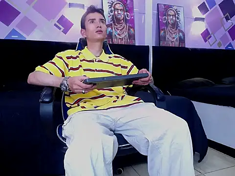 Iam Smith  online show from February 6, 2026, 2:51 am