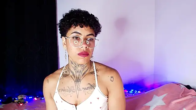 Canela Osada  online show from May 1, 2026, 3:11 am