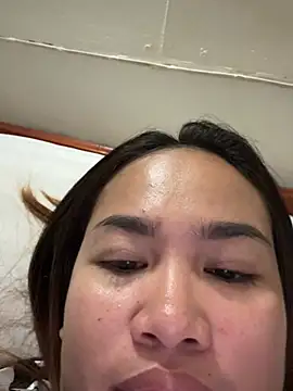 Snapshot of Ponthip chatting on February 8, 2026, 8:17 pm Ponthip online show from February 8, 2026, 8:17 pm