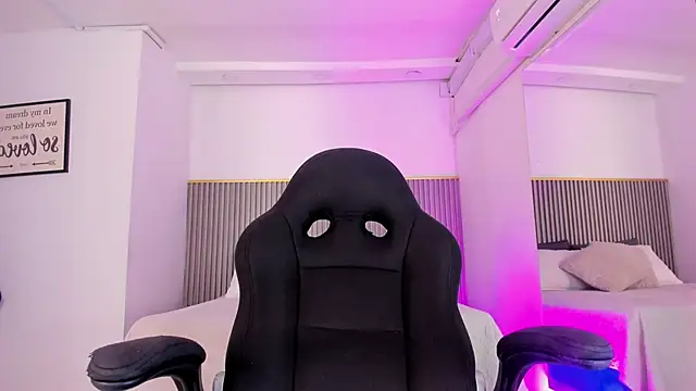 ashvalentine online show from February 9, 2026, 7:45 pm