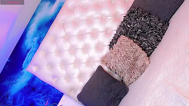 babyAnthonella online show from February 5, 2026, 12:01 pm