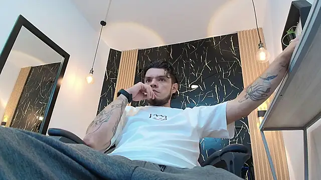 Snapshot of Enzo_Turner chatting on January 13, 2026, 3:21 am Enzo Turner online show from January 13, 2026, 3:21 am