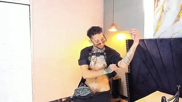 Snapshot of axel_valtier chatting on January 13, 2026, 3:43 am axel valtier online show from January 13, 2026, 3:43 am