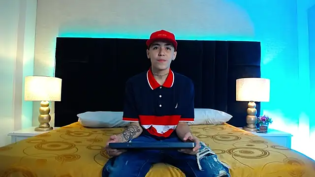 Raven Cox online show from January 11, 2026, 5:14 am