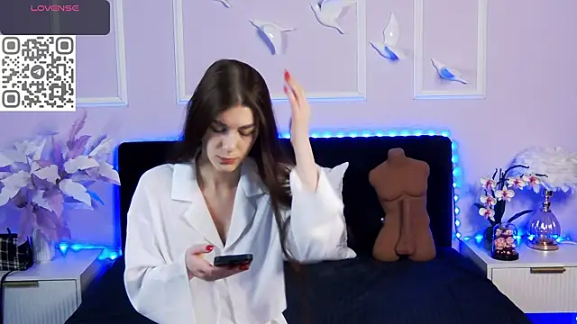 Snapshot of Lindsay_Cutie chatting on January 13, 2026, 3:32 am Lindsay Cutie online show from January 13, 2026, 3:32 am