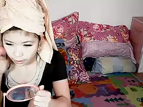 xxhotamizinggirl online show from March 17, 2026, 4:21 pm