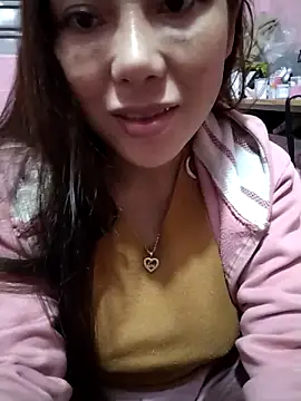 LinhLinh0099 online show from January 15, 2026, 9:12 am