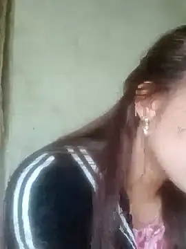 jjennyyy online show from February 18, 2026, 1:47 am