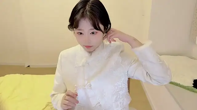 Onefiona online show from March 8, 2026, 12:30 pm