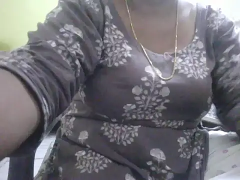 Snapshot of mohini_bhabhi chatting on July 1, 2026, 2:01 am mohini bhabhi online show from July 1, 2026, 2:01 am