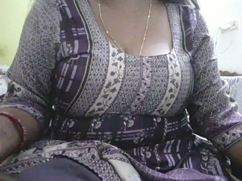 Snapshot of mohini_bhabhi chatting on July 4, 2026, 8:10 am mohini bhabhi online show from July 4, 2026, 8:10 am