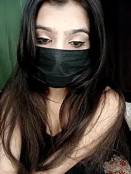 hotyjiyaaaa online show from February 16, 2026, 5:11 pm