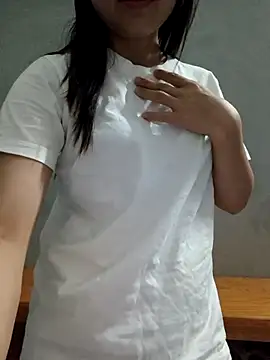 Vanvan68xx online show from April 13, 2026, 9:52 pm