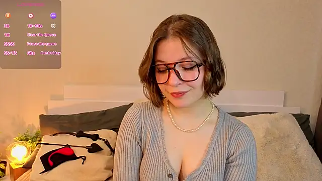 Next2Marie online show from April 4, 2026, 5:25 am