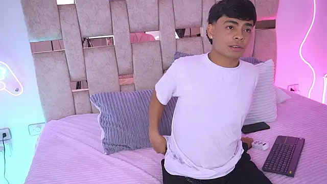 Snapshot of LiamJaxon chatting on January 14, 2026, 3:43 am LiamJaxon online show from January 14, 2026, 3:43 am