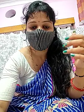 Priyaji7575 online show from February 18, 2026, 5:49 am