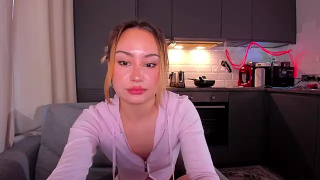 Snapshot of JessicaBeverly_ chatting on February 8, 2026, 1:31 pm JessicaBeverly online show from February 8, 2026, 1:31 pm