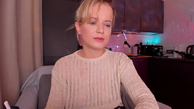 Snapshot of JessicaBeverly_ chatting on January 14, 2026, 1:37 pm JessicaBeverly online show from January 14, 2026, 1:37 pm