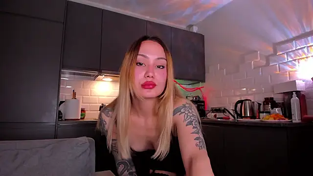 Snapshot of JessicaBeverly_ chatting on February 7, 2026, 6:49 pm JessicaBeverly online show from February 7, 2026, 6:49 pm