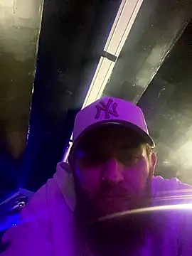 JonathanLongtree919 online show from January 11, 2026, 1:29 pm